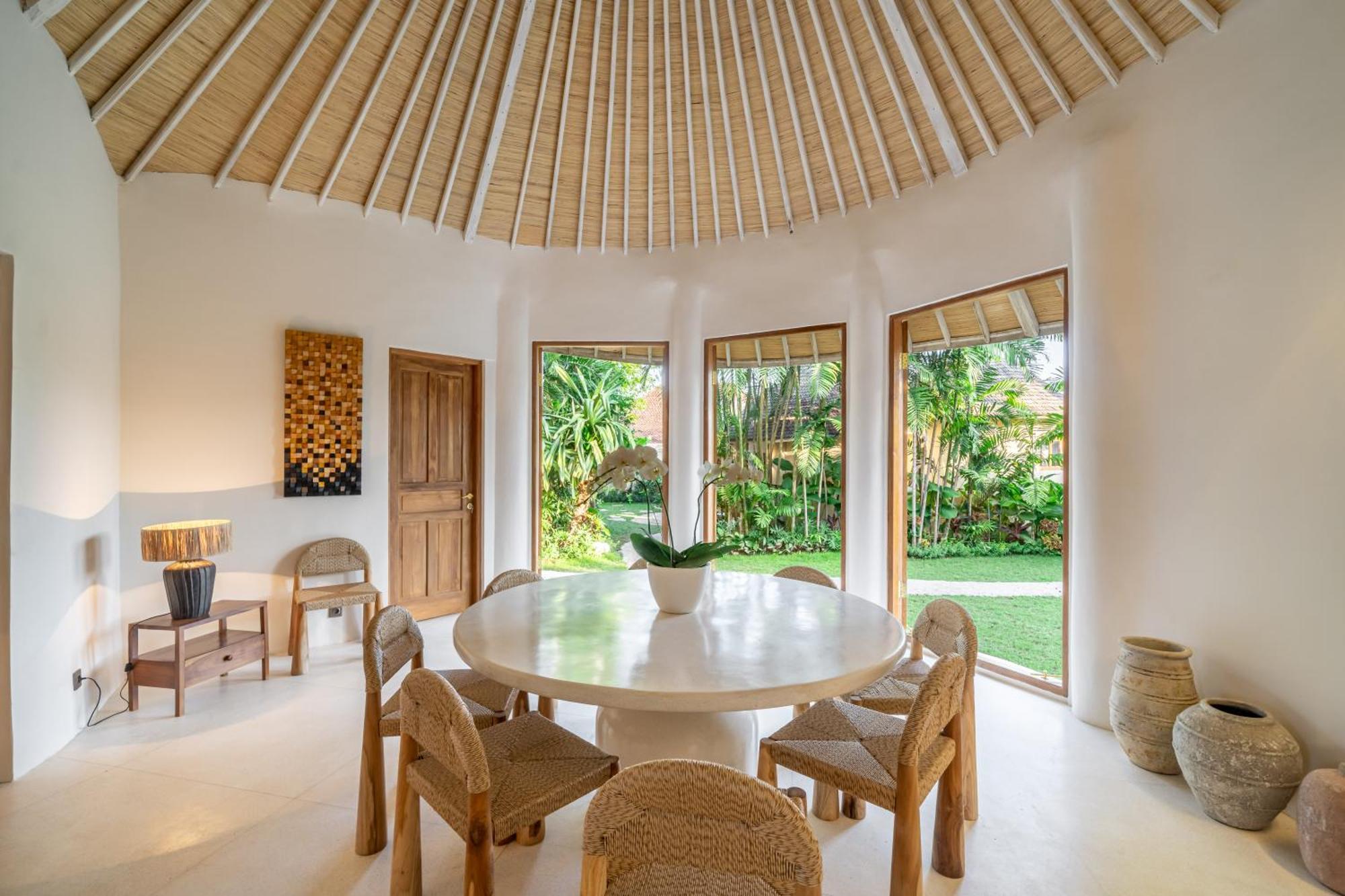 Meraki, 6br, Incl Breakfast, Heart Of Seminyak, Walking Distance To Restaurants, Bars And Shops, Tropical Garden Seminyak