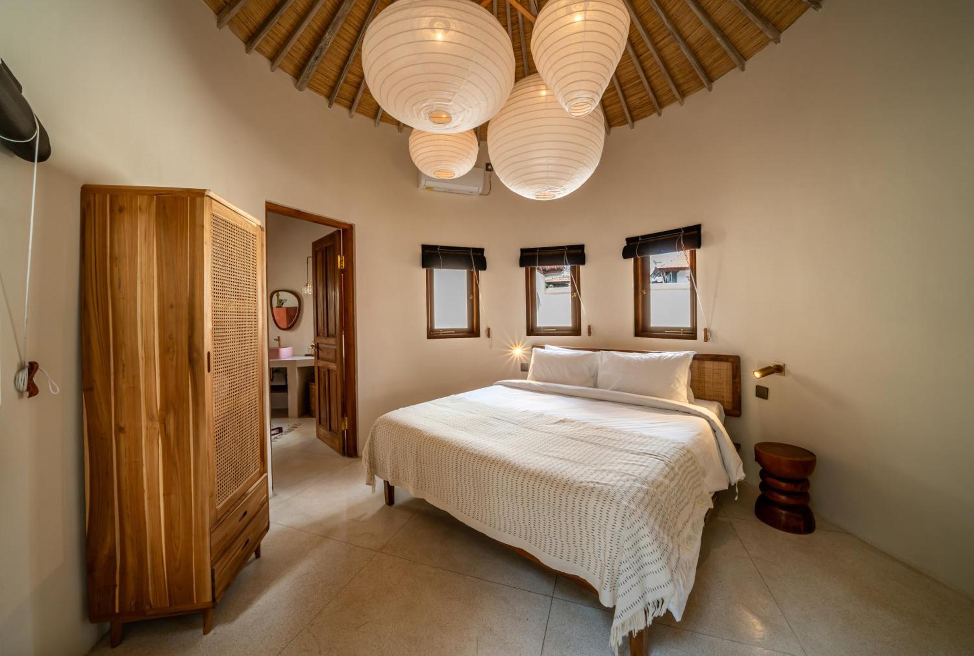 Meraki, 6br, Incl Breakfast, Heart Of Seminyak, Walking Distance To Restaurants, Bars And Shops, Tropical Garden * Seminyak