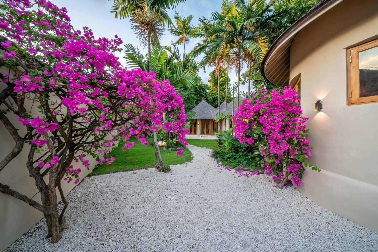 Villa Meraki, 6br, Incl Breakfast, Heart Of Seminyak, Walking Distance To Restaurants, Bars And Shops, Tropical Garden Seminyak