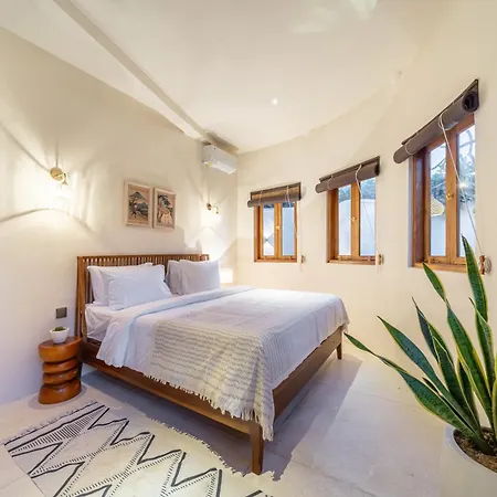 Villa Meraki, 6Br, Incl Breakfast, Heart Of Seminyak, Walking Distance To Restaurants, Bars And Shops, Tropical Garden Exterior photo